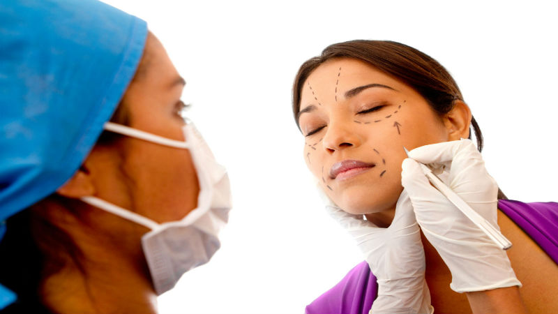 Benefits of Getting Surgery from Cosmetic Surgeons in Sarasota FL