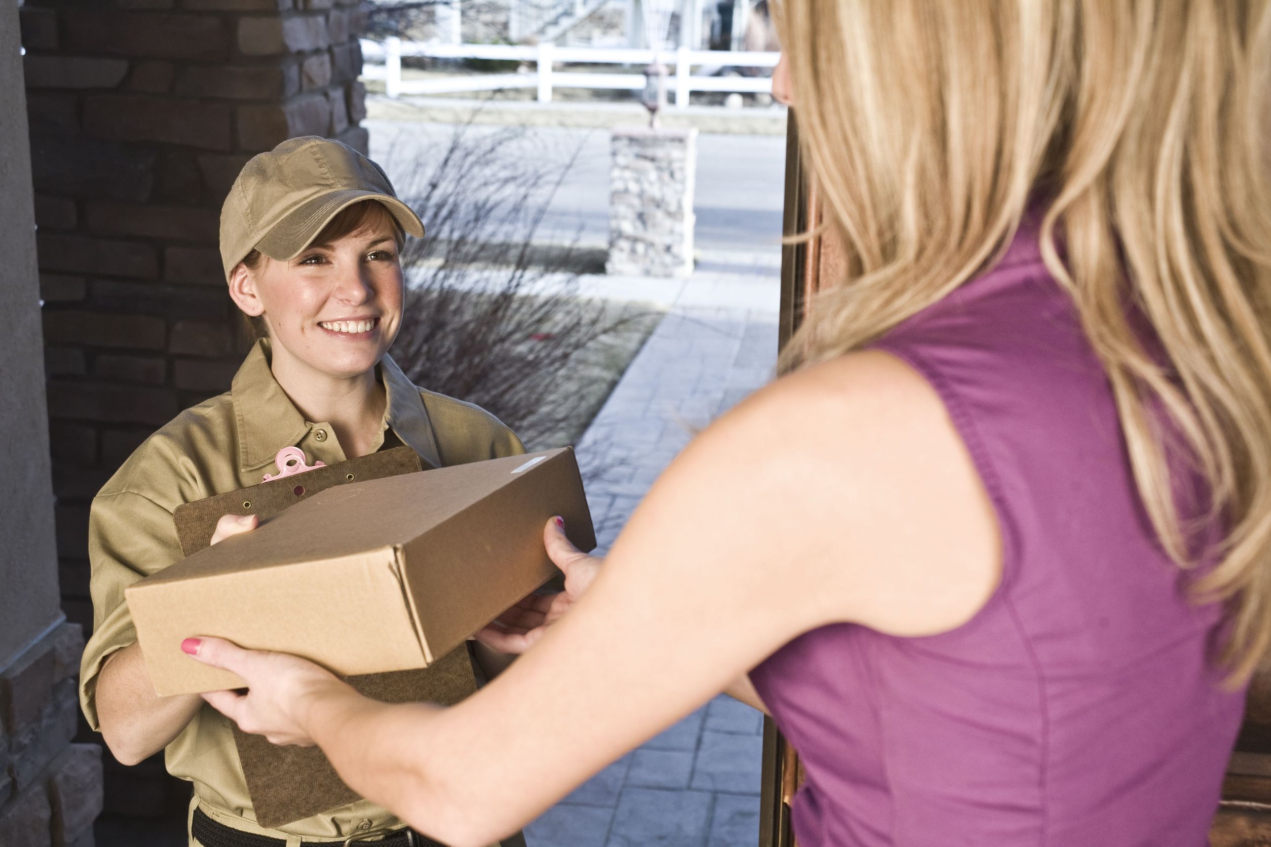 International Parcel Delivery Services Bring Your Packages to the World!