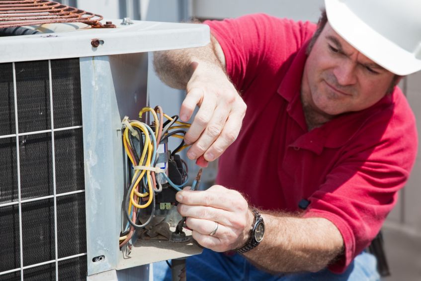 A Qualified Contractor Can Keep Your Air Conditioning in Bradenton FL Running Smoothly