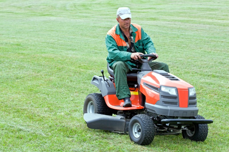 Lawn care Service in Barrington