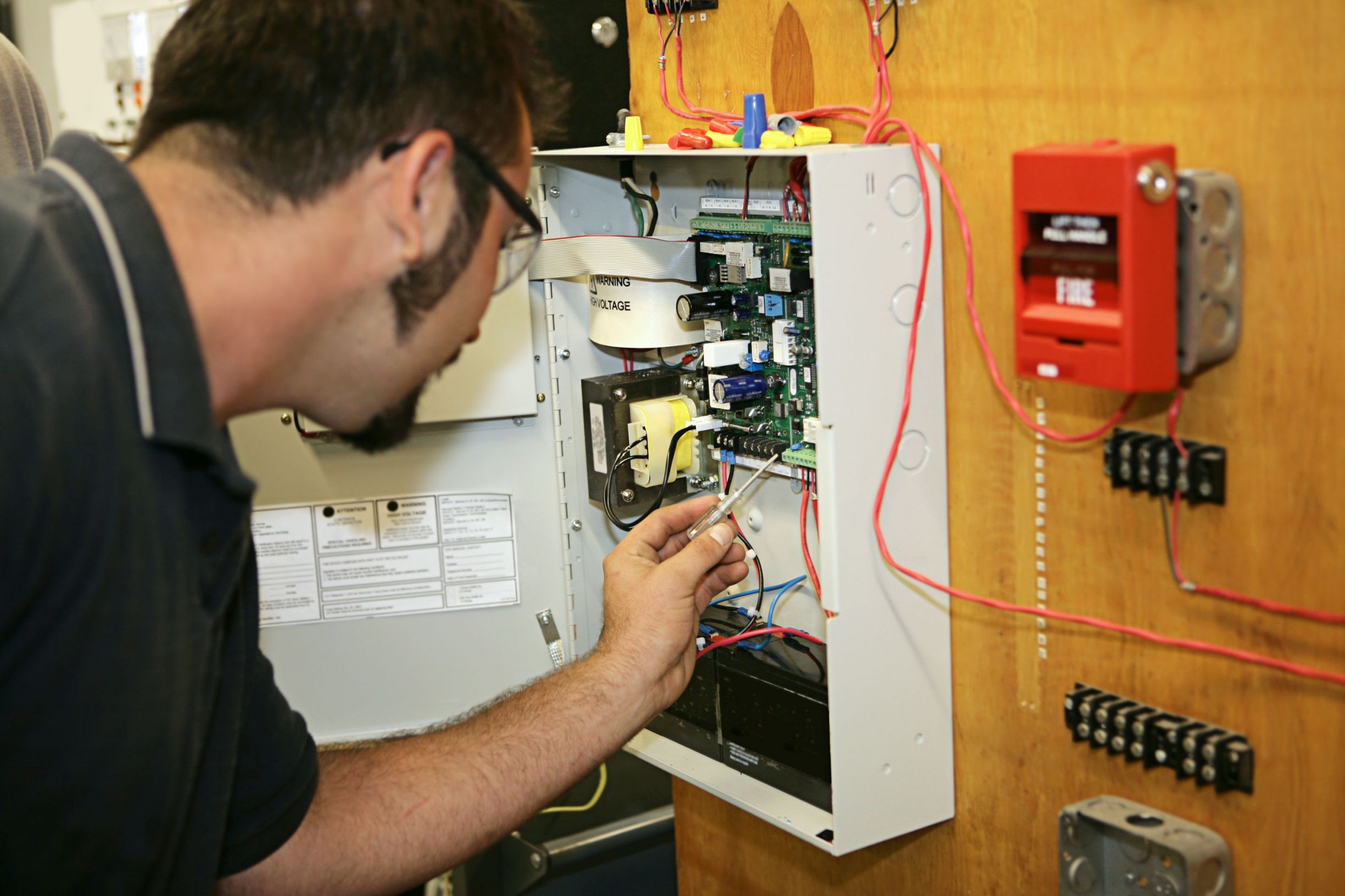 Hire A Reputable Service For Electric Repair In Wichita