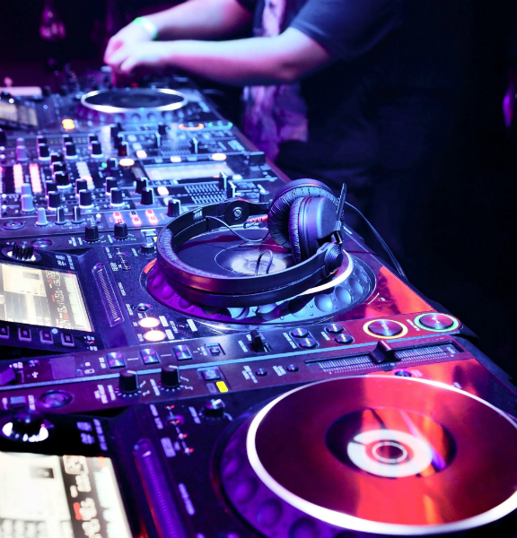 The top 4 questions to ask your prospective DJ