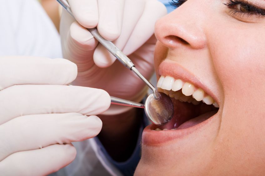 Do Cosmetic Dentists in Kona Perform Extractions?