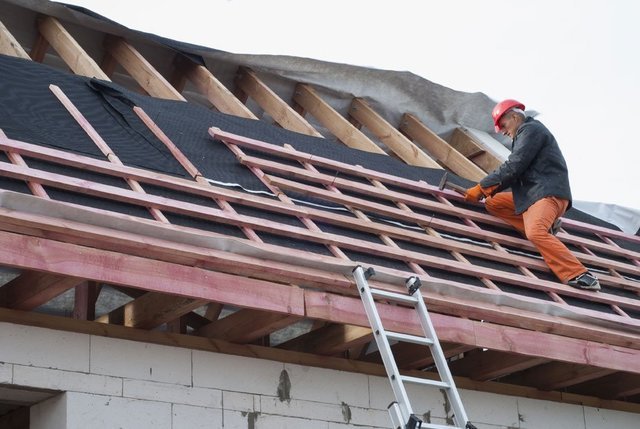 How A Residential Roofing Specialist In Fairfield, CT Helps Homeowners