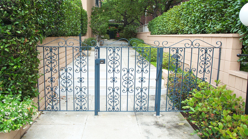 Benefits of Installing a Low Metal Fence in Rosemead, CA