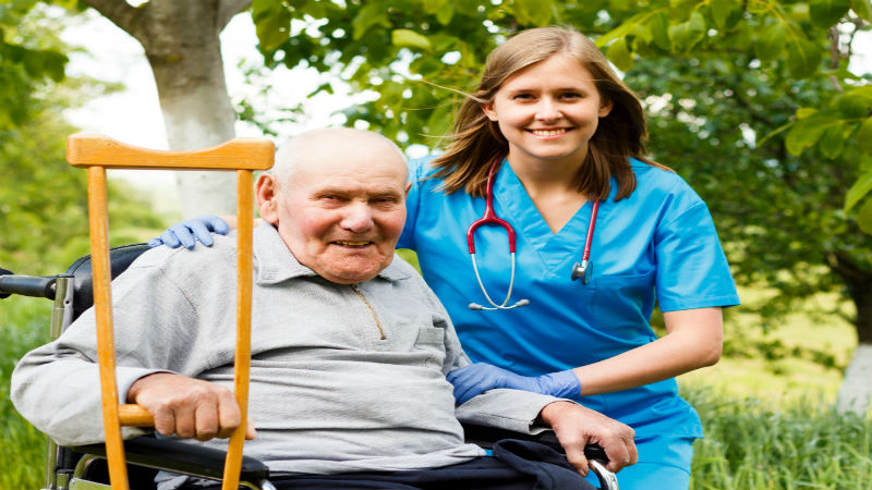 Three Signs That Your Loved One May Need In-Home Care for Seniors