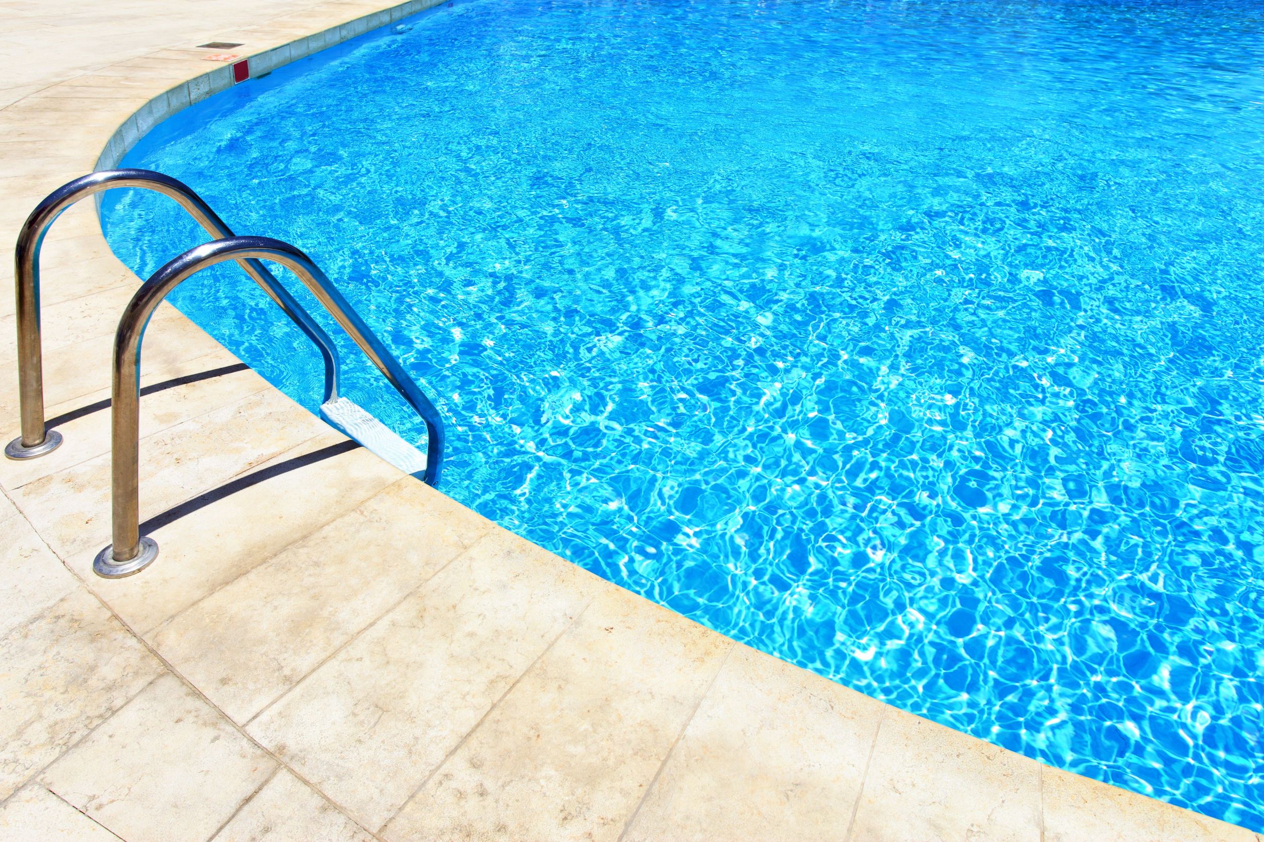 Hire a Pool Cleaning Service in Houston for Your Pool Maintenance Each Year