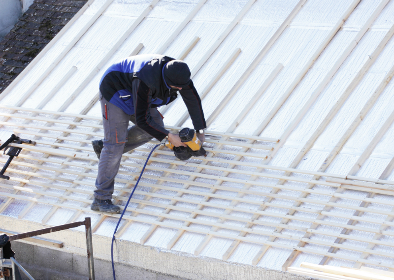 2 Key Benefits of Having Your Home’s Roof Repaired Now Rather Than Later