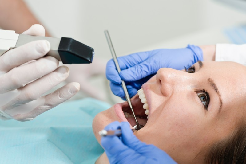 Benefits of Using a Dentist Near Round Lake Beach