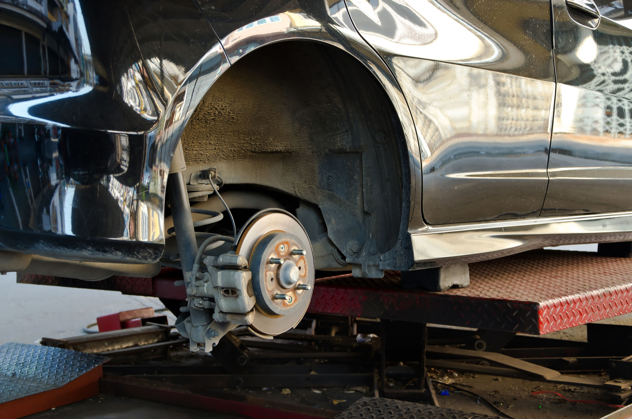 3 Common Signs That It’s Time for Brake Service in Jacksonville, FL